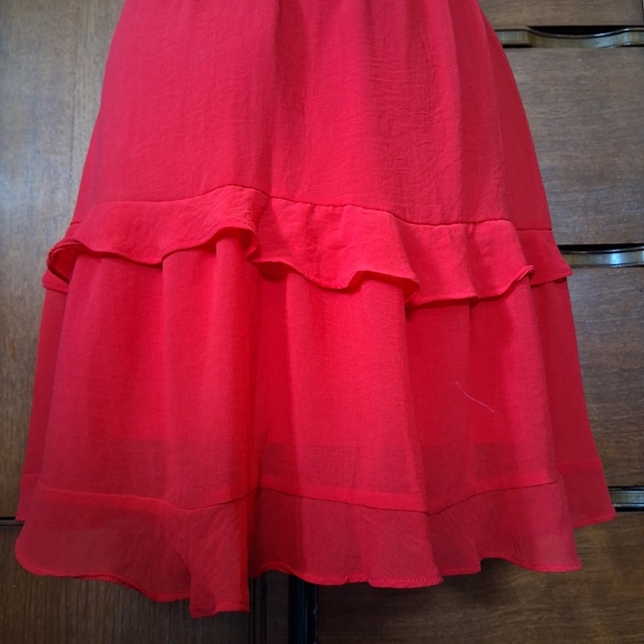 Elegant Red Sleeveless Dress - Picture 4 of 7